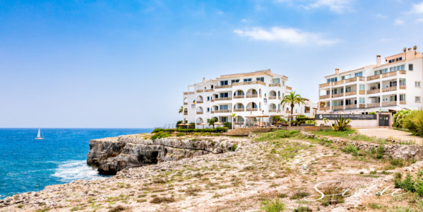 Business photography exterior of a hotel in Mallorca with seaview
