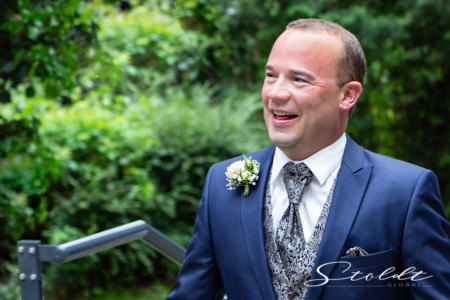 Wedding photography in Valencia Sagunto Castellón and Mallorca showing the happy groom