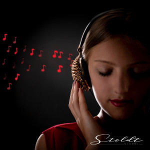 Photography portrait of a musician with headphones