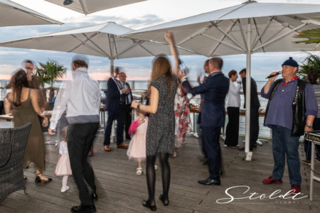 Wedding photography in Valencia Sagunto Castellón and Mallorca showing wedding guests dancing